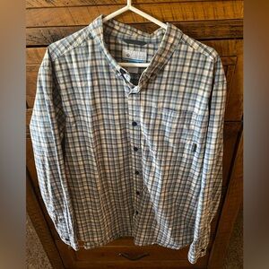 Men’s Columbia blue plaid long sleeve shirt